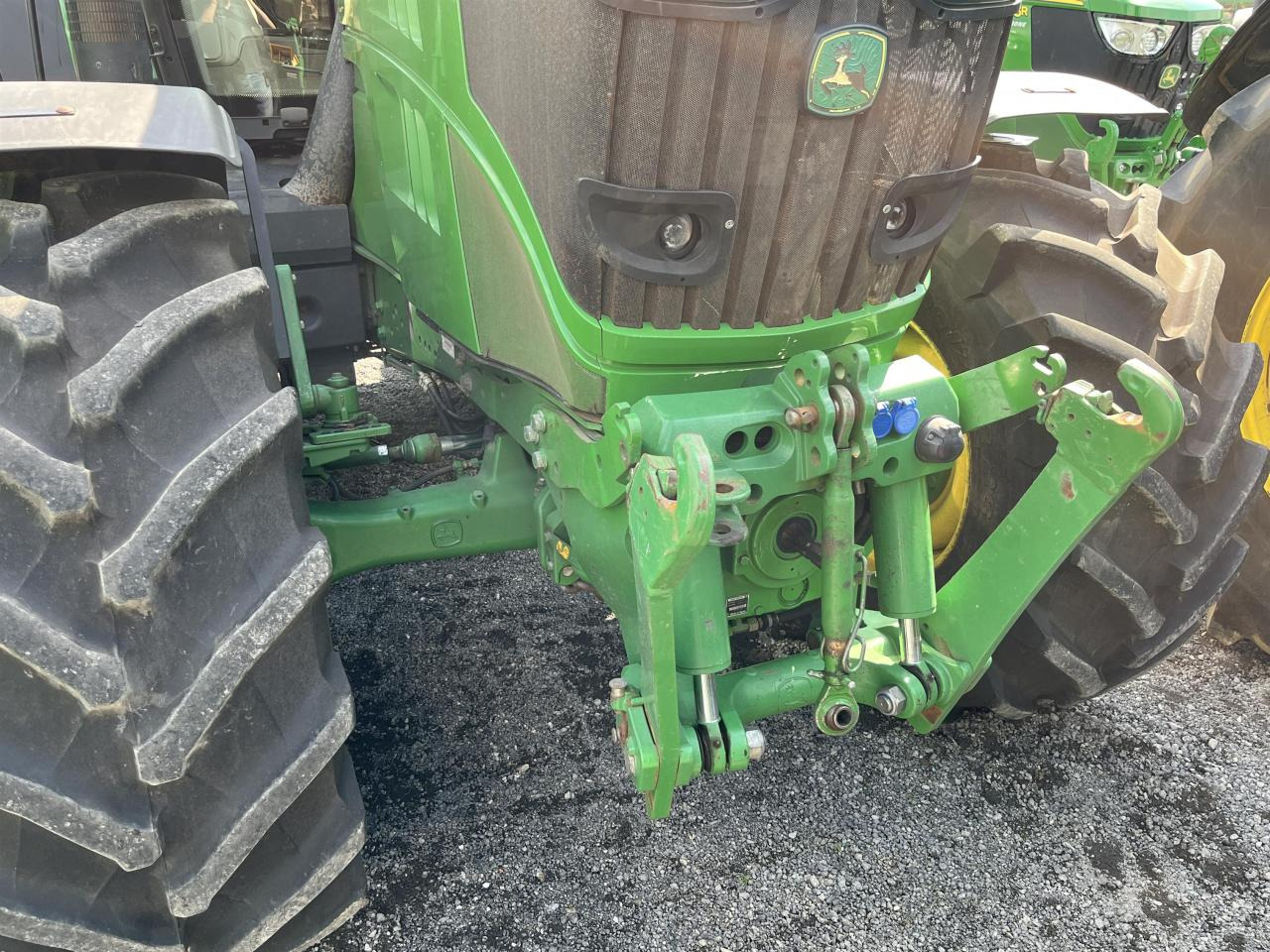 John Deere 6210R - Traktor: slika 2 John Deere 6210R - Traktor: slika 2