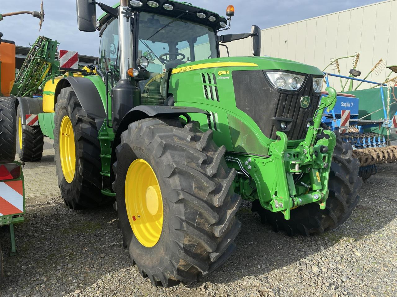 John Deere 6215R - Traktor: slika 1 John Deere 6215R - Traktor: slika 1