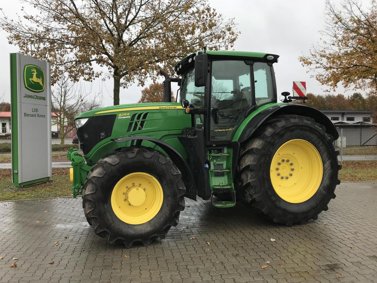 John Deere 6215R - Traktor: slika 1 John Deere 6215R - Traktor: slika 1