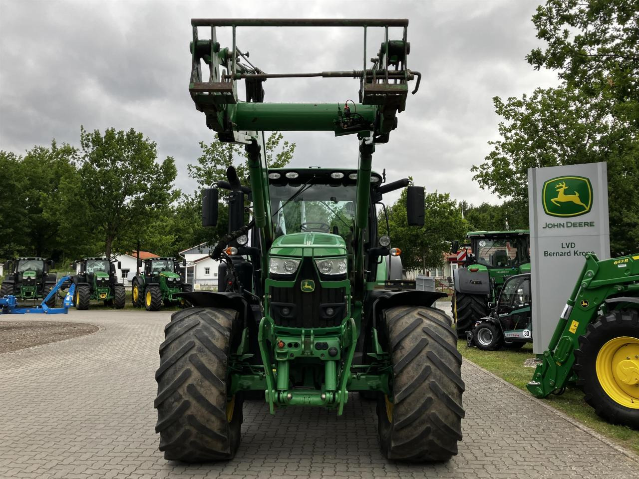 John Deere 6215R - Traktor: slika 3 John Deere 6215R - Traktor: slika 3