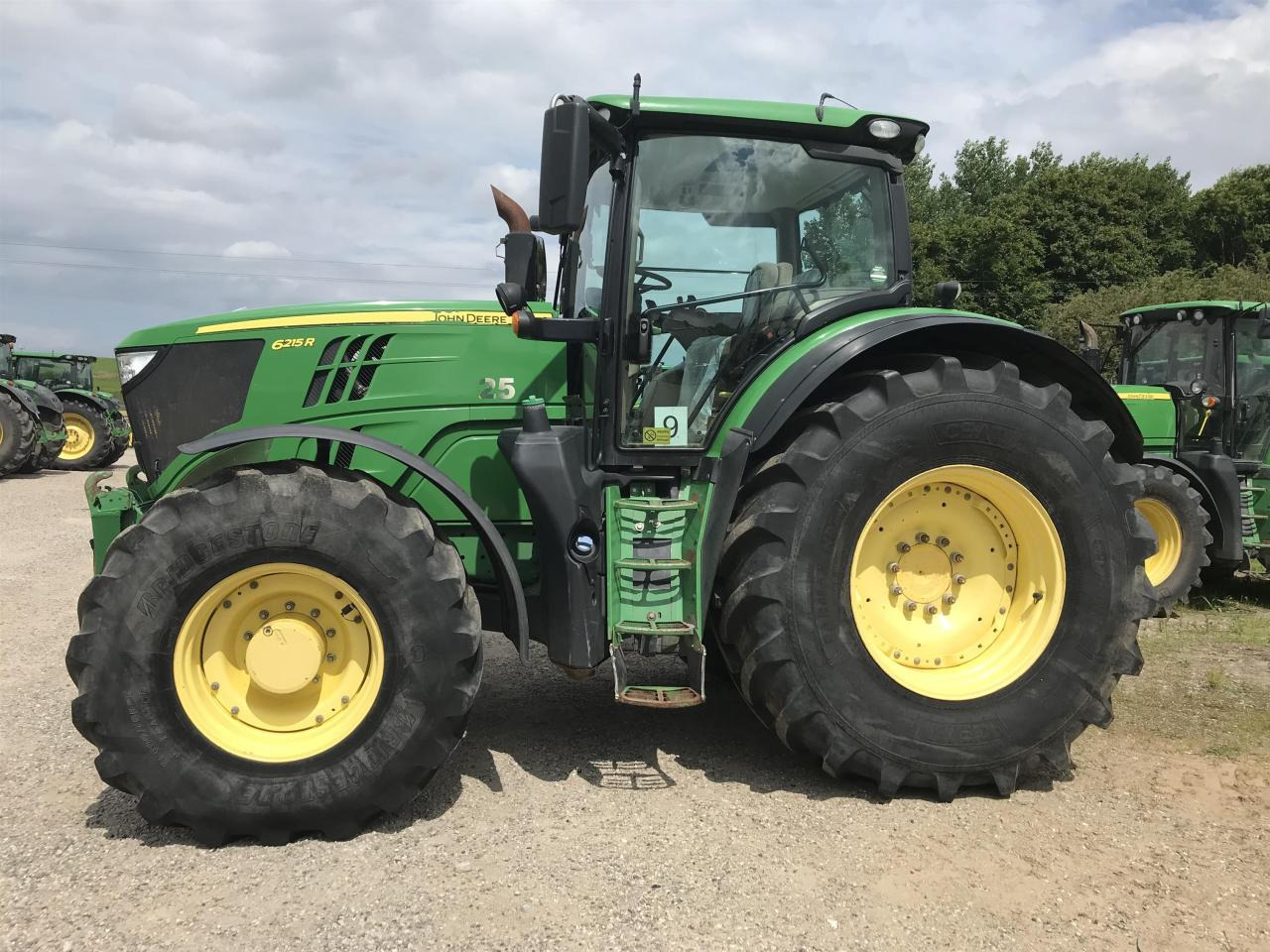 John Deere 6215R - Traktor: slika 1 John Deere 6215R - Traktor: slika 1