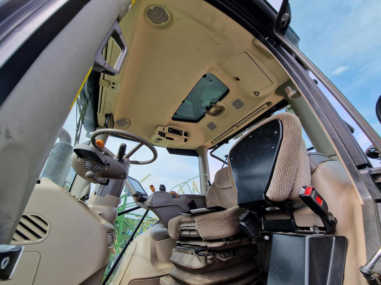 John Deere 6215R - Traktor: slika 4 John Deere 6215R - Traktor: slika 4