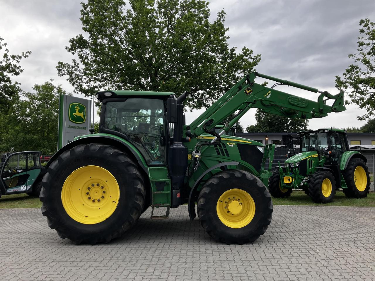 John Deere 6215R - Traktor: slika 2 John Deere 6215R - Traktor: slika 2