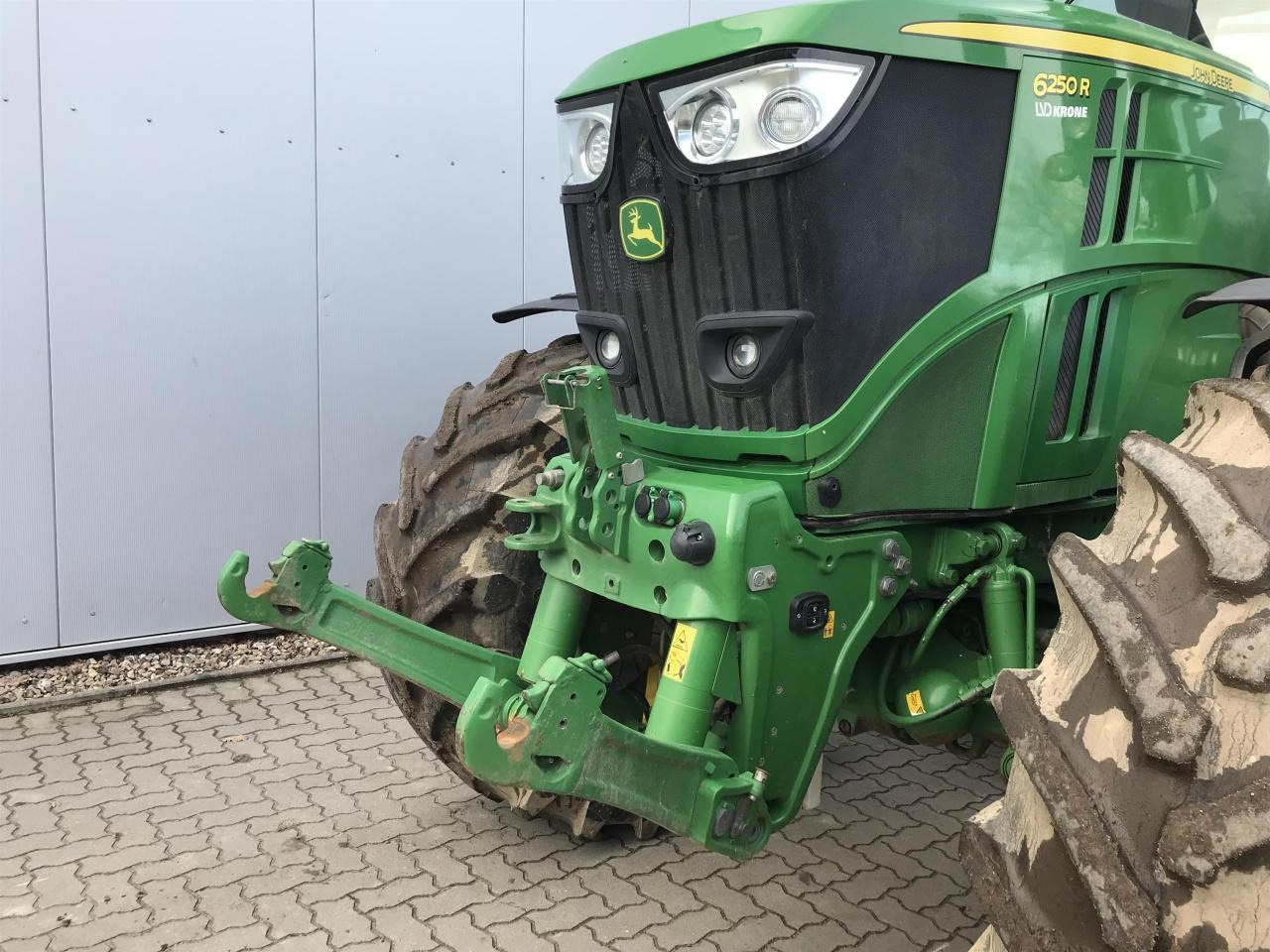John Deere 6250R - Traktor: slika 4 John Deere 6250R - Traktor: slika 4