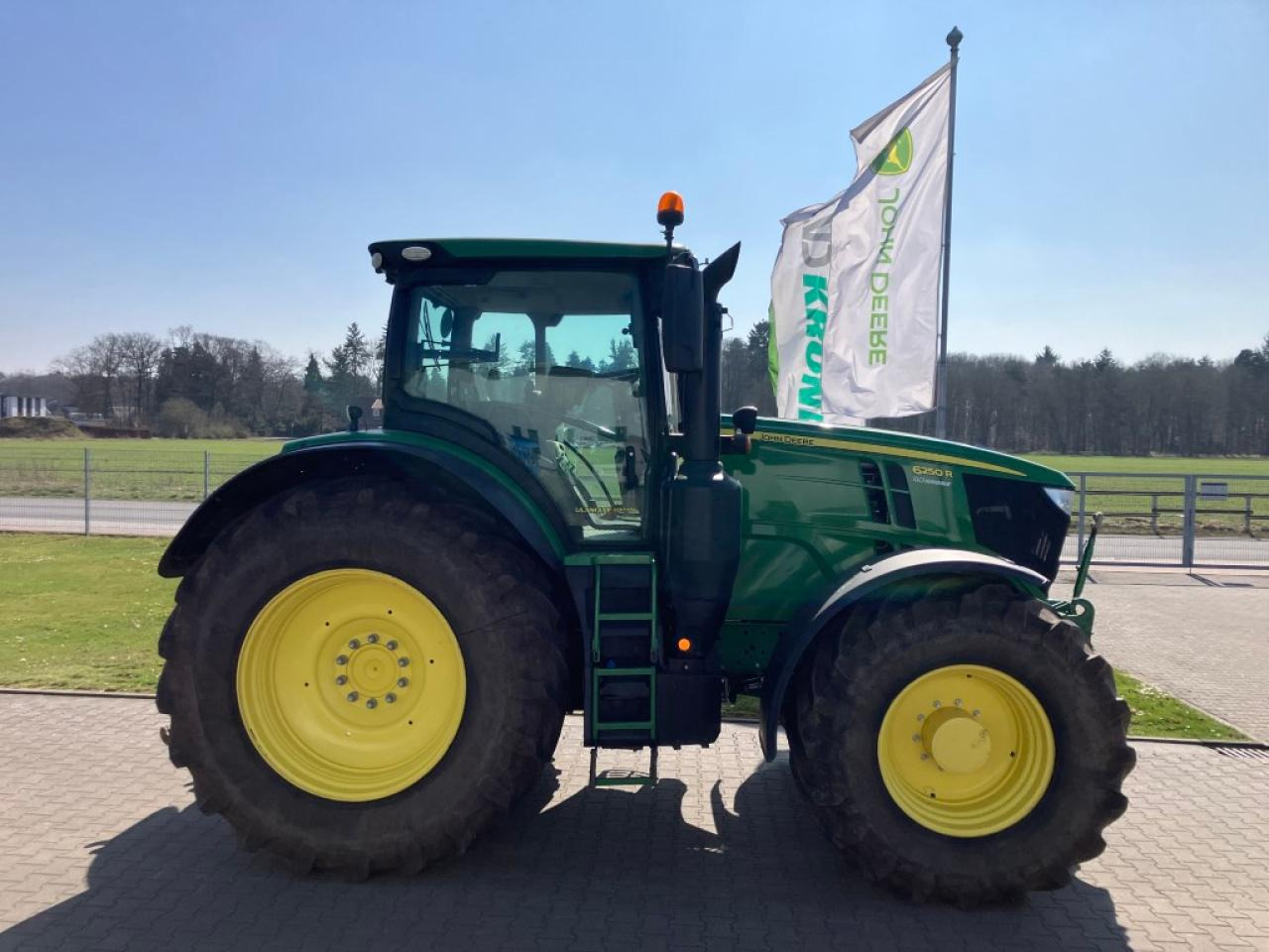 John Deere 6250R - Traktor: slika 5 John Deere 6250R - Traktor: slika 5