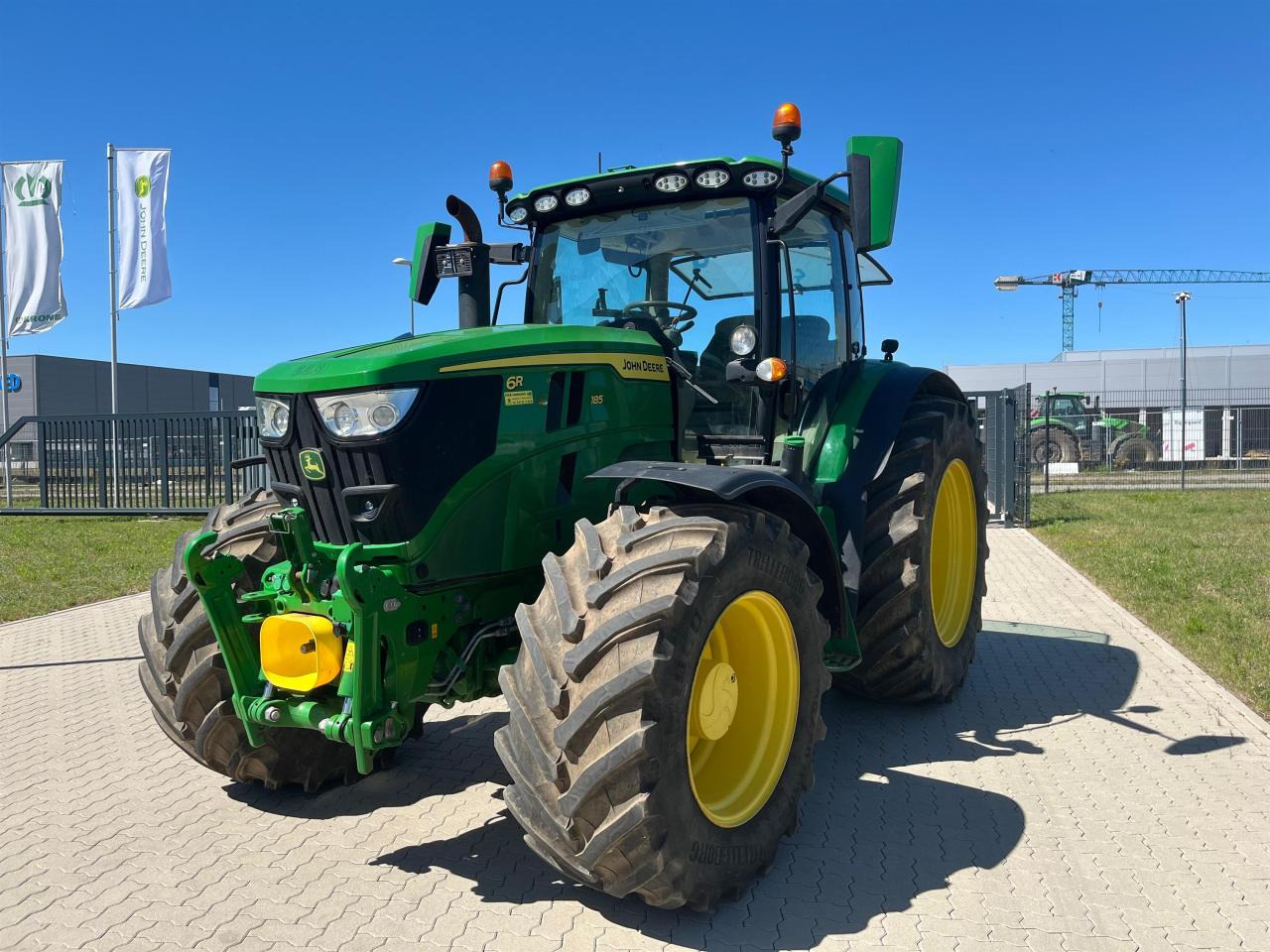 John Deere 6R 185 - Traktor: slika 1 John Deere 6R 185 - Traktor: slika 1
