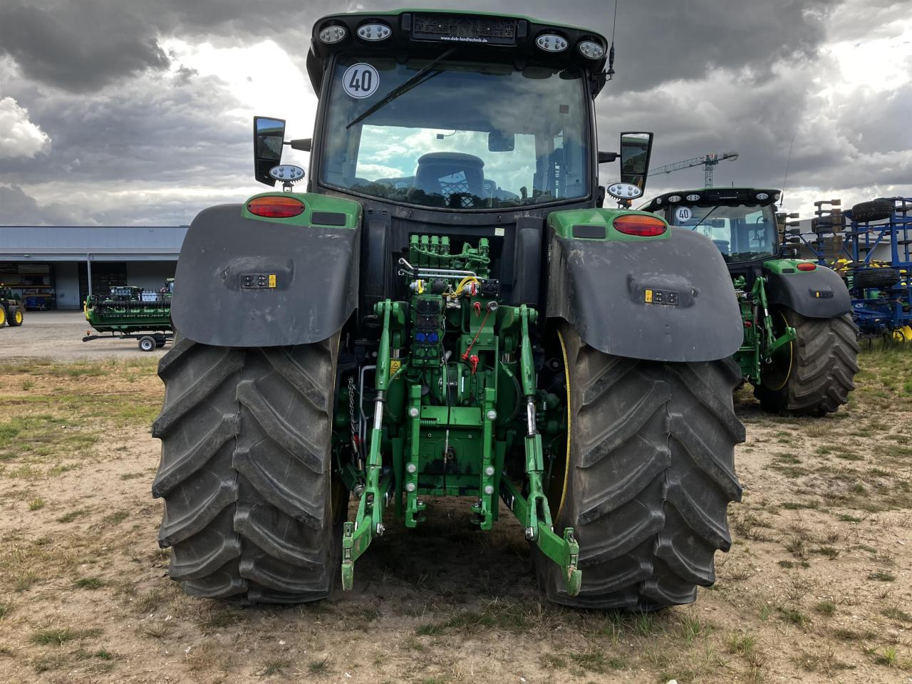 John Deere 6R 185 - Traktor: slika 4 John Deere 6R 185 - Traktor: slika 4