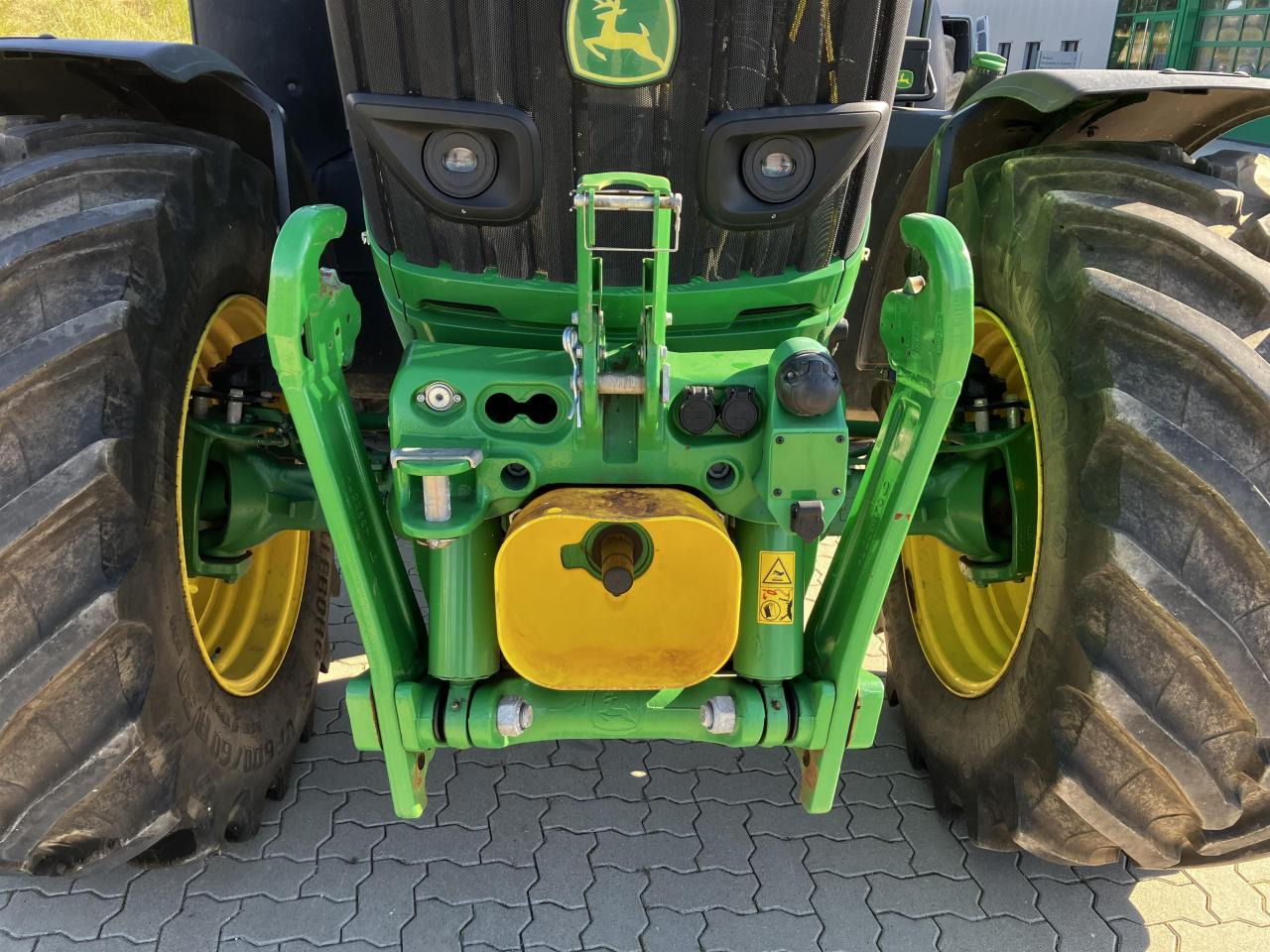 John Deere 6R 185 - Traktor: slika 4 John Deere 6R 185 - Traktor: slika 4