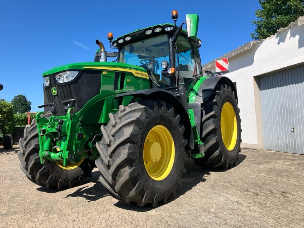 Traktor John Deere 6R 215: slika 1