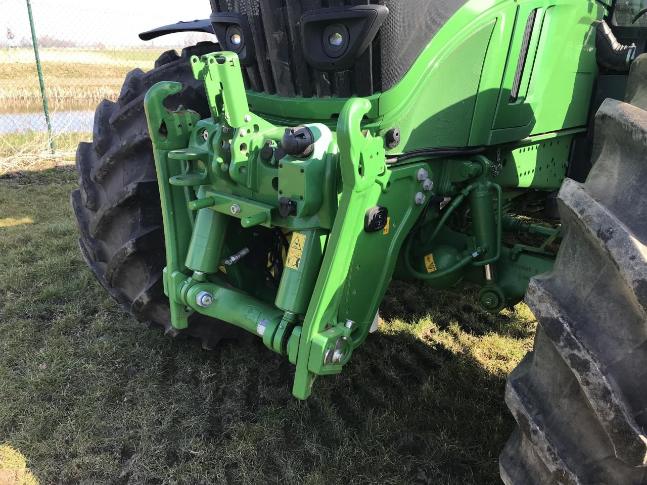 John Deere 6R 230 - Traktor: slika 4 John Deere 6R 230 - Traktor: slika 4
