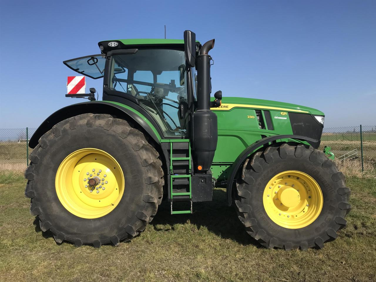 John Deere 6R 230 - Traktor: slika 2 John Deere 6R 230 - Traktor: slika 2