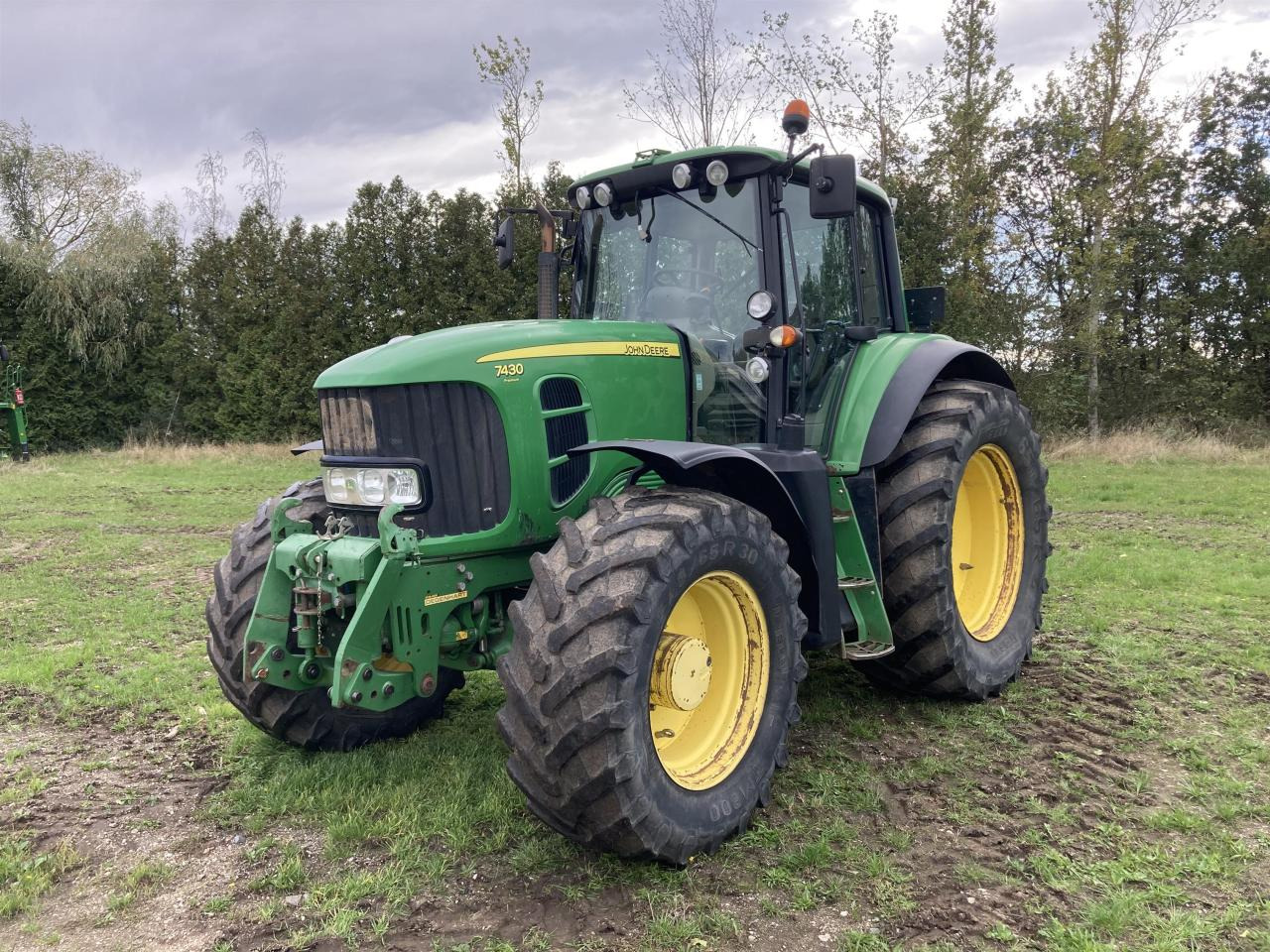 John Deere 7430 - Traktor: slika 1 John Deere 7430 - Traktor: slika 1