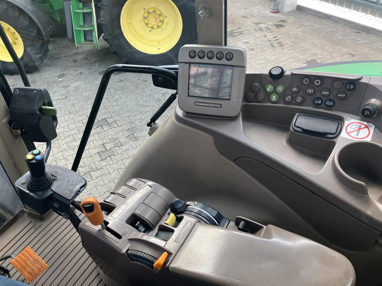 John Deere 7530 PREMIUM John Deere 7530 PREMIUM: slika 17 John Deere 7530 PREMIUM John Deere 7530 PREMIUM: slika 17