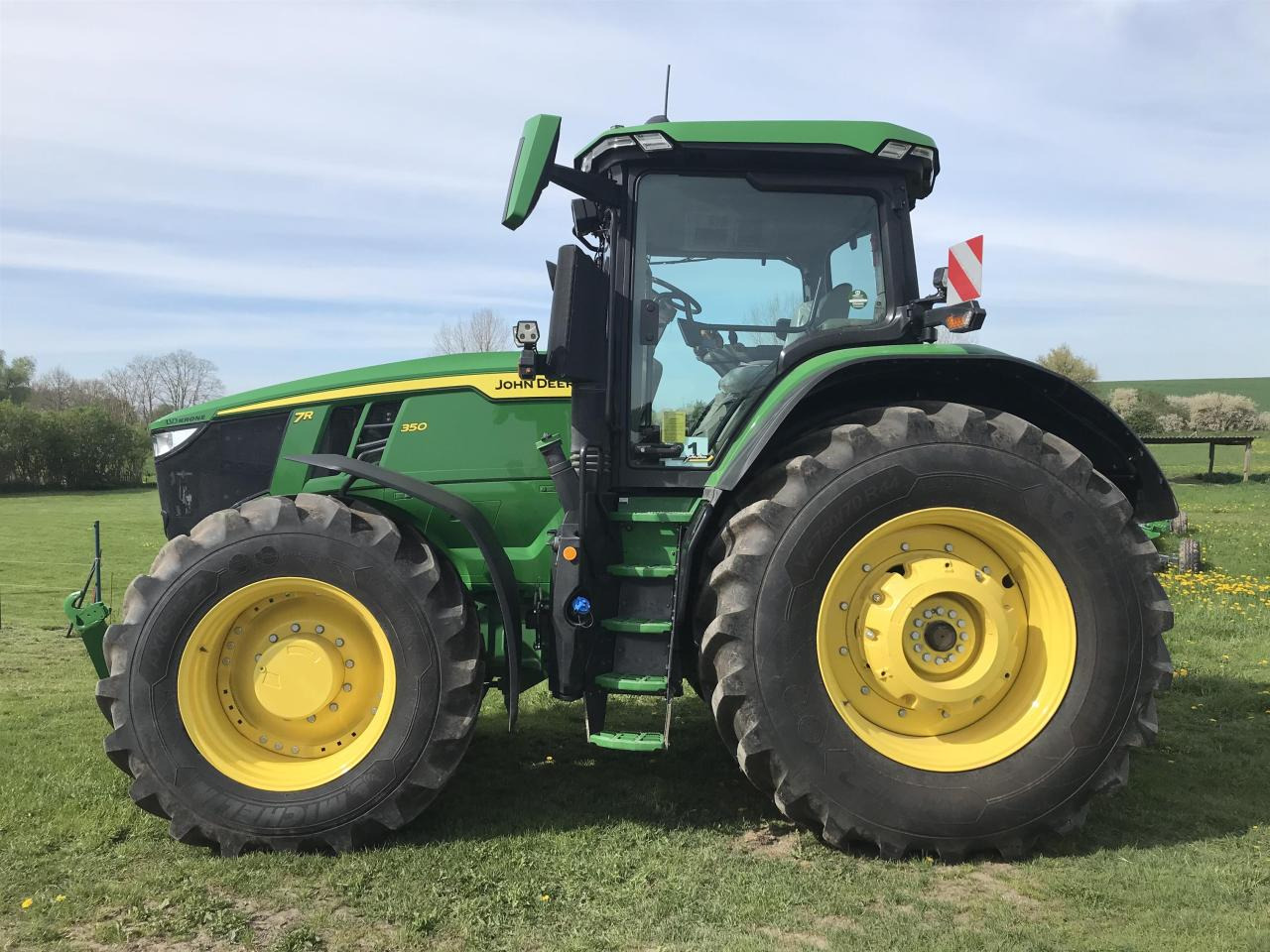 John Deere 7R 350 - Traktor: slika 1 John Deere 7R 350 - Traktor: slika 1