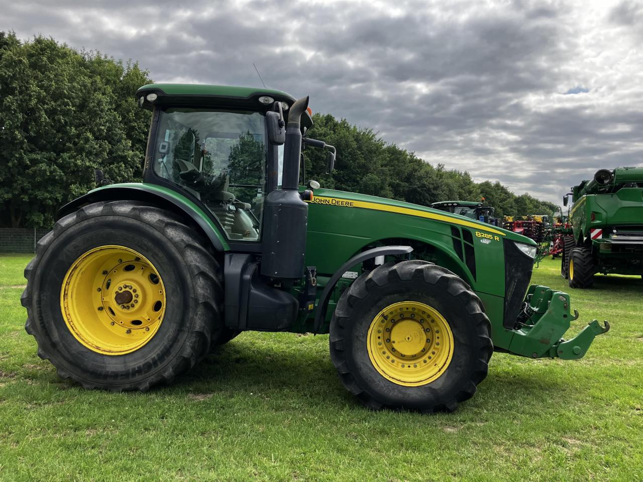 John Deere 8285R - Traktor: slika 2 John Deere 8285R - Traktor: slika 2