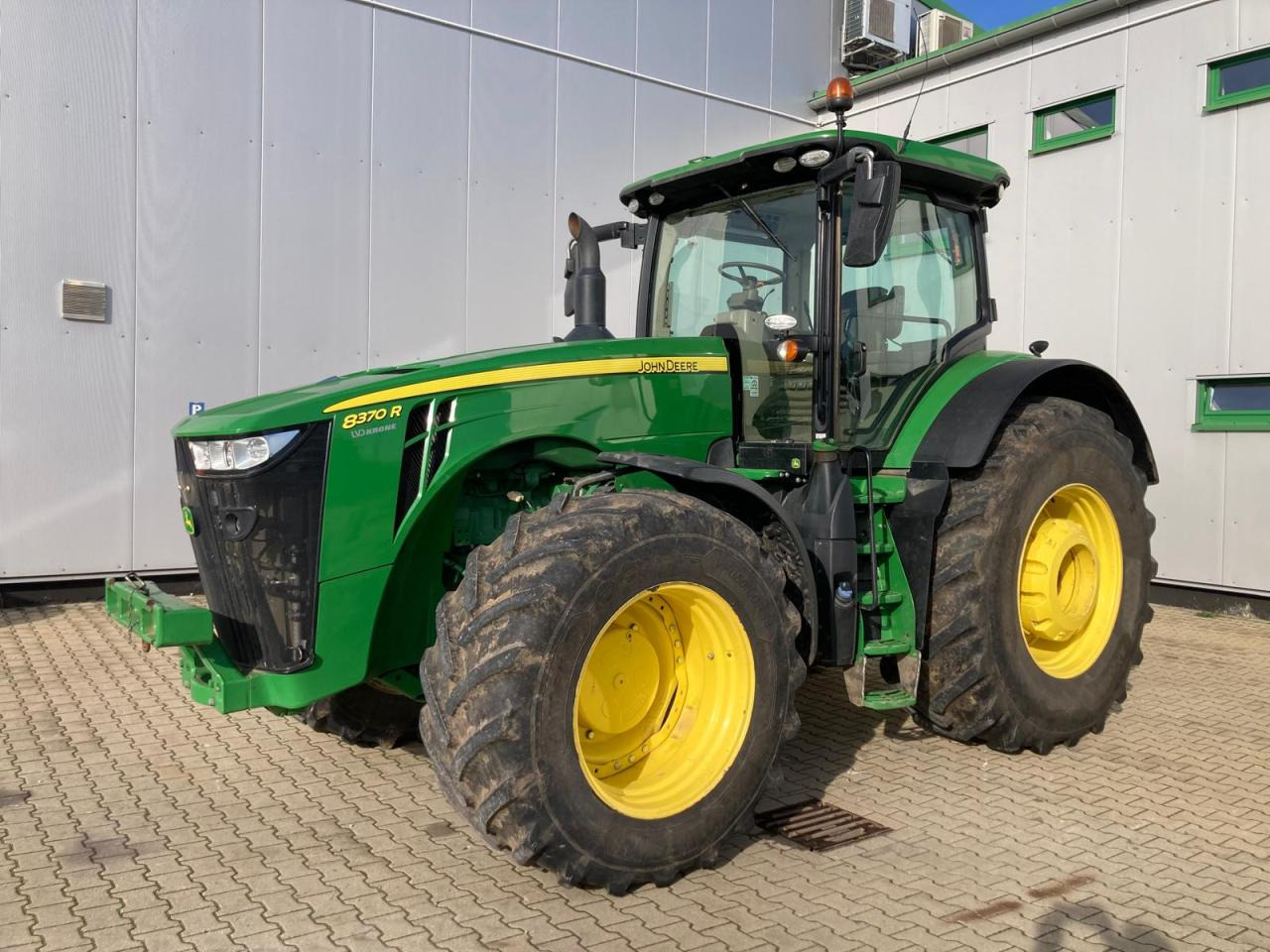John Deere 8370R - Traktor: slika 1 John Deere 8370R - Traktor: slika 1