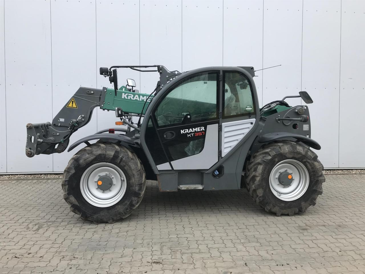 Kramer KT357 - Teleskopski upravljač: slika 1 Kramer KT357 - Teleskopski upravljač: slika 1