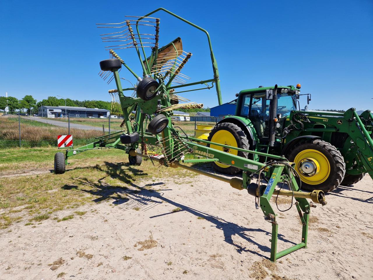 Krone Swadro 807 - Prevrtač/ Grabuljač: slika 2 Krone Swadro 807 - Prevrtač/ Grabuljač: slika 2