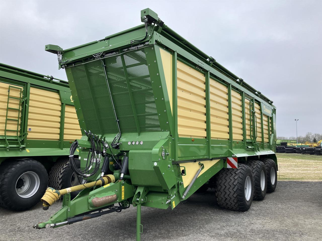 Krone TX 560 D - Prikolica sa automatskim punjenjem: slika 1 Krone TX 560 D - Prikolica sa automatskim punjenjem: slika 1