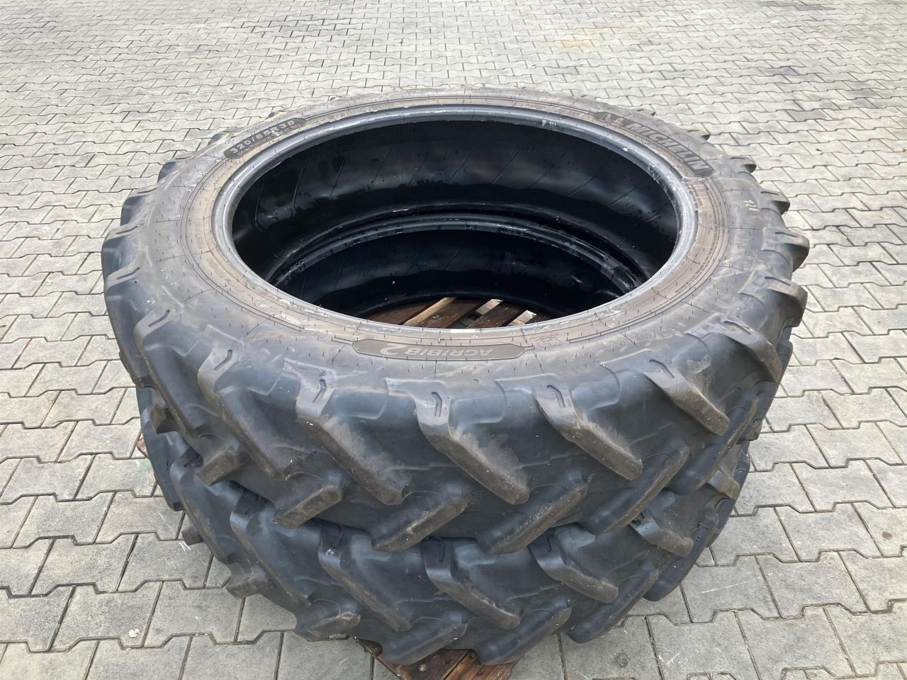 Michelin 320/85R38 - Guma za Poljoprivredna mašina: slika 1 Michelin 320/85R38 - Guma za Poljoprivredna mašina: slika 1