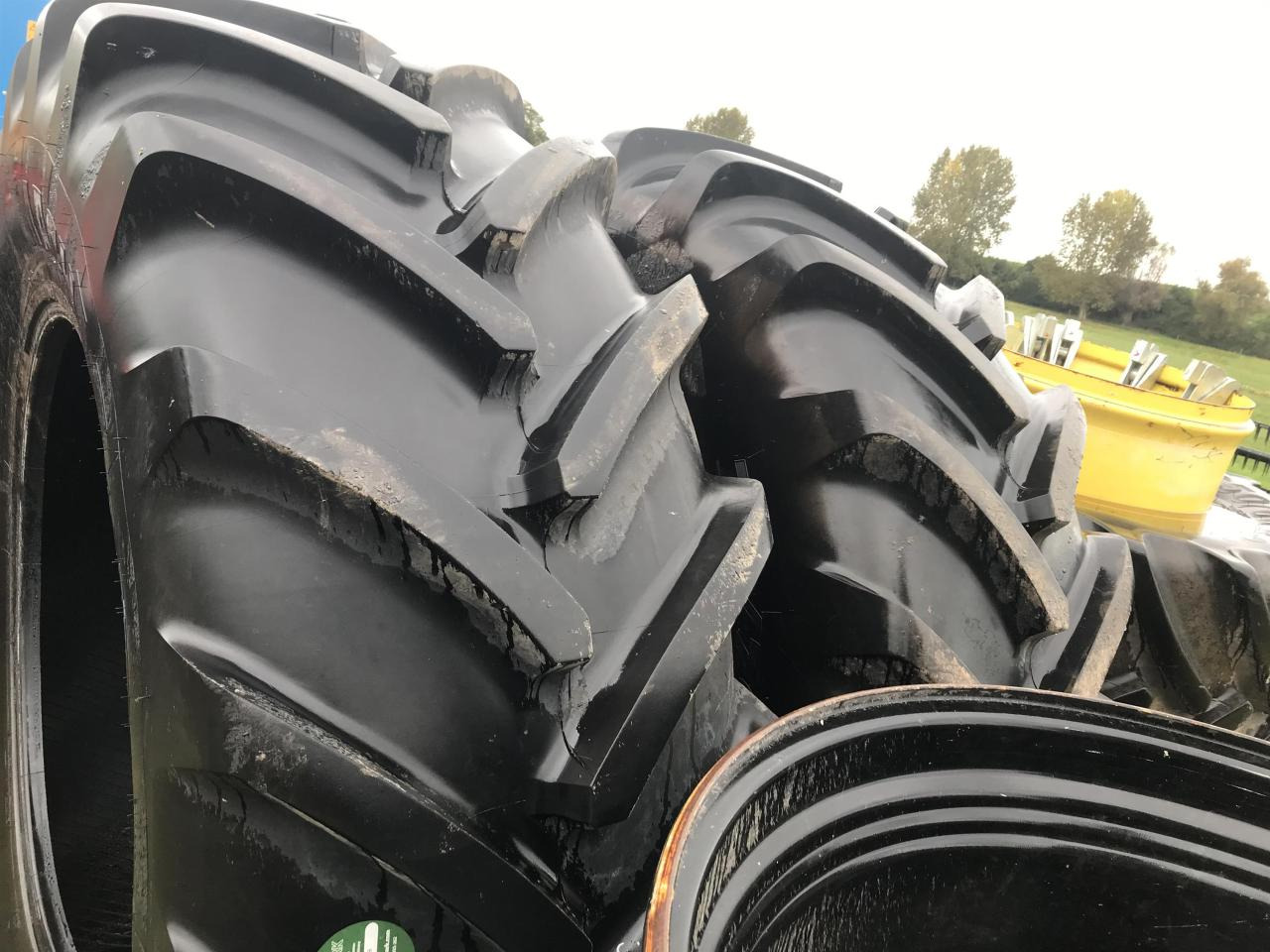 Michelin 710/70R42 - Guma za Poljoprivredna mašina: slika 1 Michelin 710/70R42 - Guma za Poljoprivredna mašina: slika 1