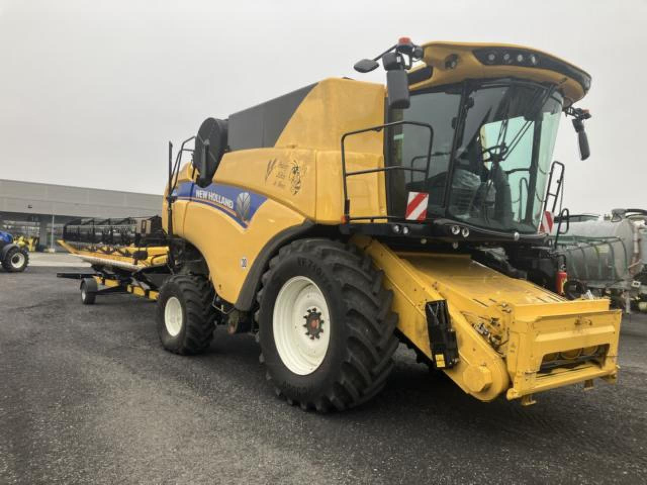 New Holland CX 8.70 - Kombinovani kombajn: slika 2 New Holland CX 8.70 - Kombinovani kombajn: slika 2