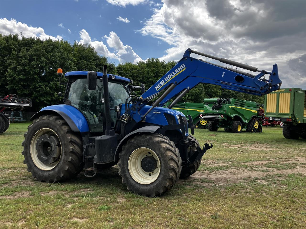 New Holland T7.270 - Traktor: slika 2 New Holland T7.270 - Traktor: slika 2