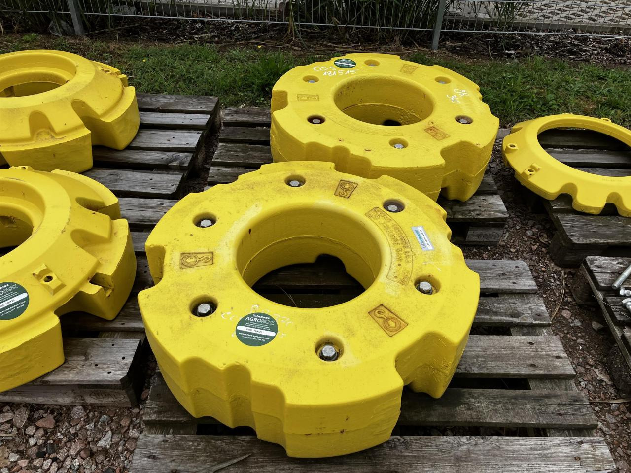 John Deere 70 + 900 kg - Rezervni deo za Poljoprivredna mašina: slika 1 John Deere 70 + 900 kg - Rezervni deo za Poljoprivredna mašina: slika 1