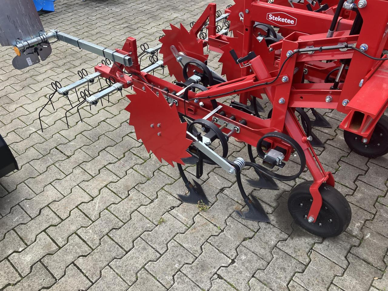 Steketee EC-Weeder 80:8 & EC-Steer 70:7 - Češljasta drljača: slika 3 Steketee EC-Weeder 80:8 & EC-Steer 70:7 - Češljasta drljača: slika 3