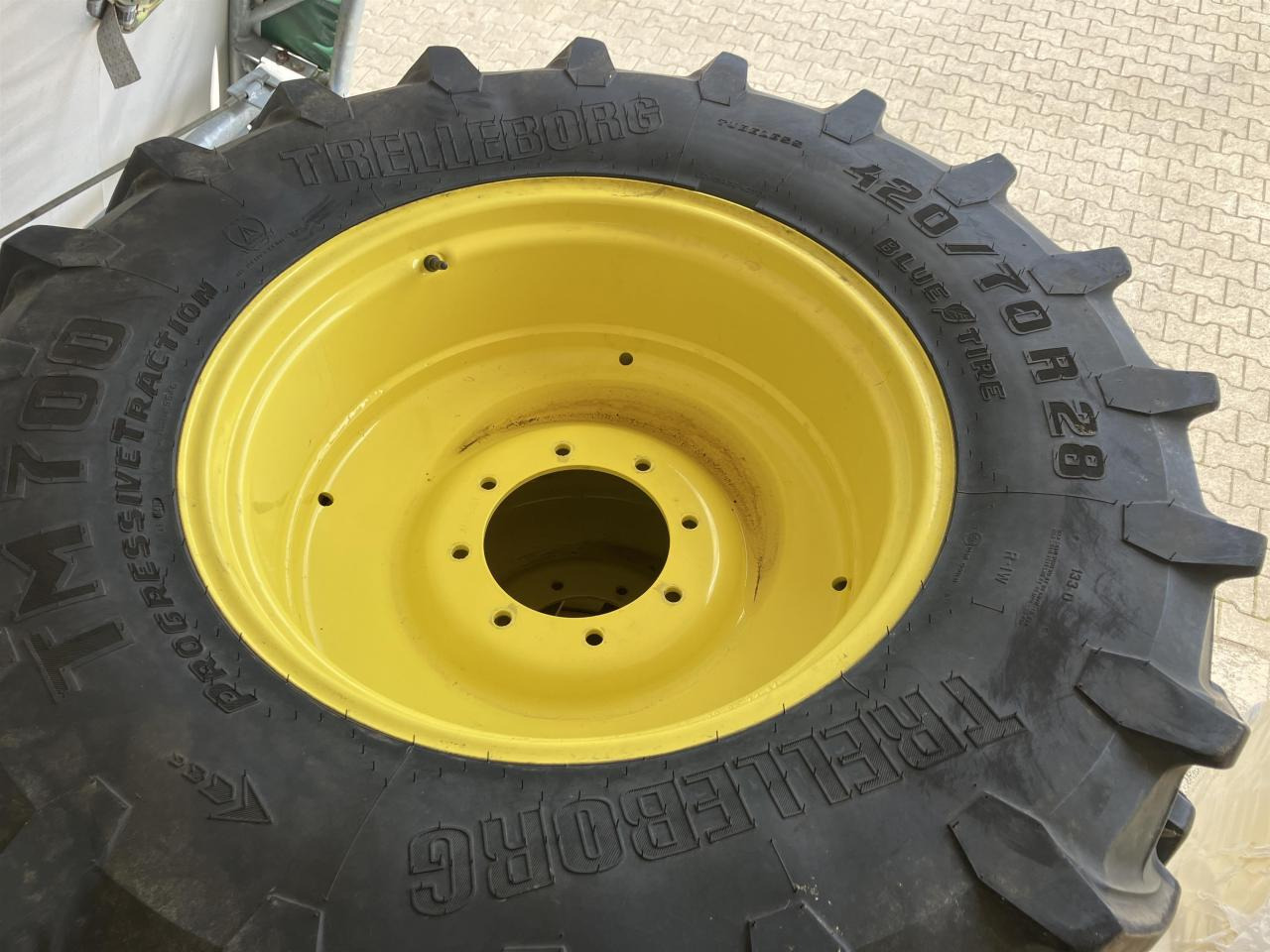 Trelleborg 420/70R28 - Guma za Poljoprivredna mašina: slika 2 Trelleborg 420/70R28 - Guma za Poljoprivredna mašina: slika 2