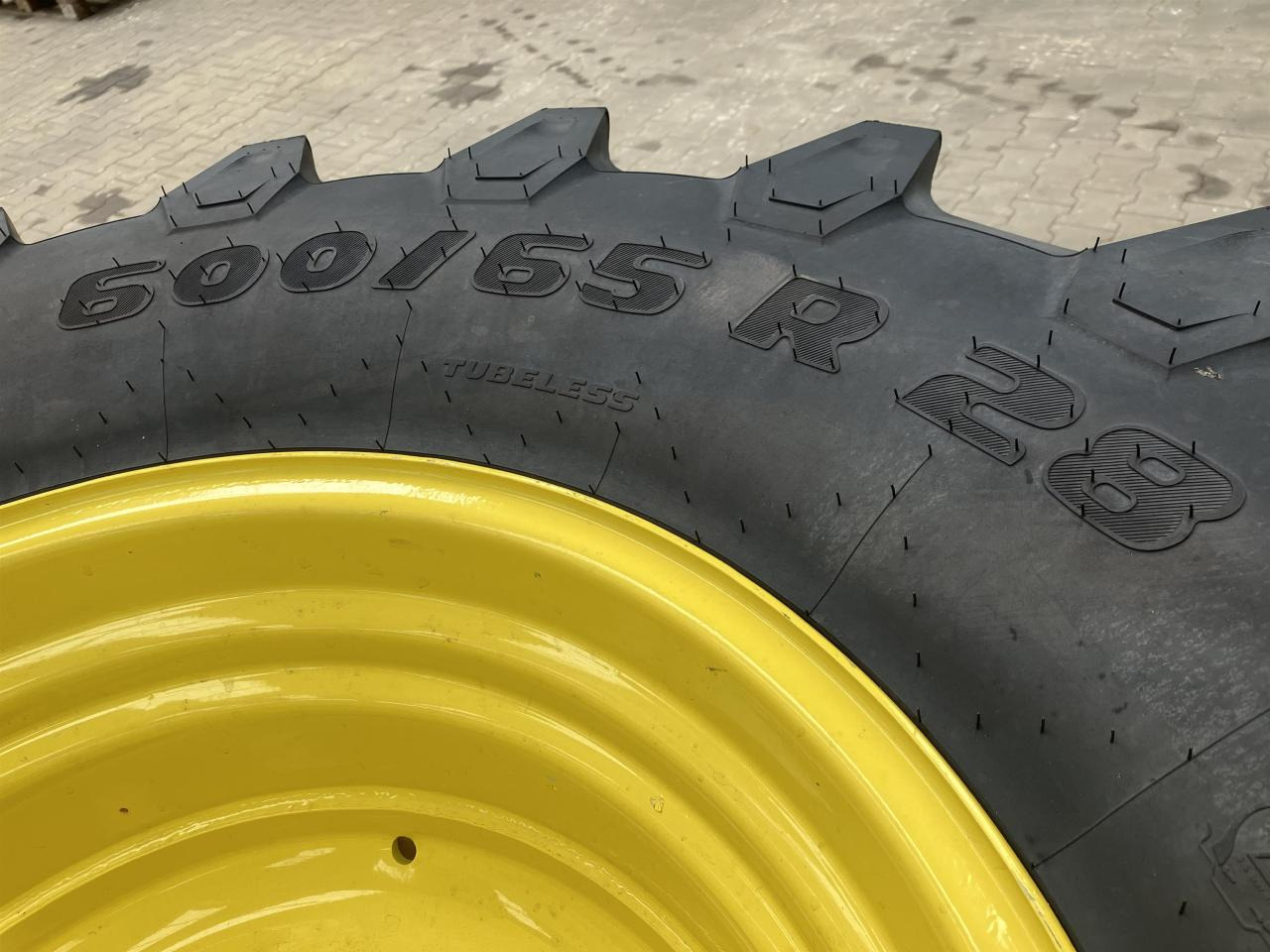Trelleborg 600/65R28 - Guma za Poljoprivredna mašina: slika 2 Trelleborg 600/65R28 - Guma za Poljoprivredna mašina: slika 2