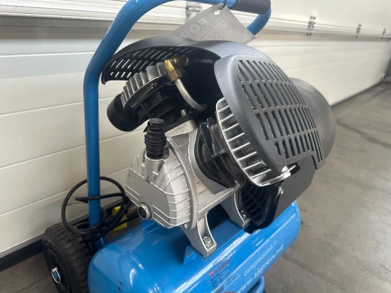 Airpress HL 425-24 Elektrische Zuigercompressor 3 PK 392 L / min 8 Bar Overstock New ! - Kompresor za vazduh: slika 5 Airpress HL 425-24 Elektrische Zuigercompressor 3 PK 392 L / min 8 Bar Overstock New ! - Kompresor za vazduh: slika 5
