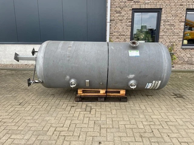 Atlas-Copco 3.000 Liter Gegalvaniseerde Verticale luchtketel 11 Bar - Kompresor za vazduh: slika 1 Atlas-Copco 3.000 Liter Gegalvaniseerde Verticale luchtketel 11 Bar - Kompresor za vazduh: slika 1