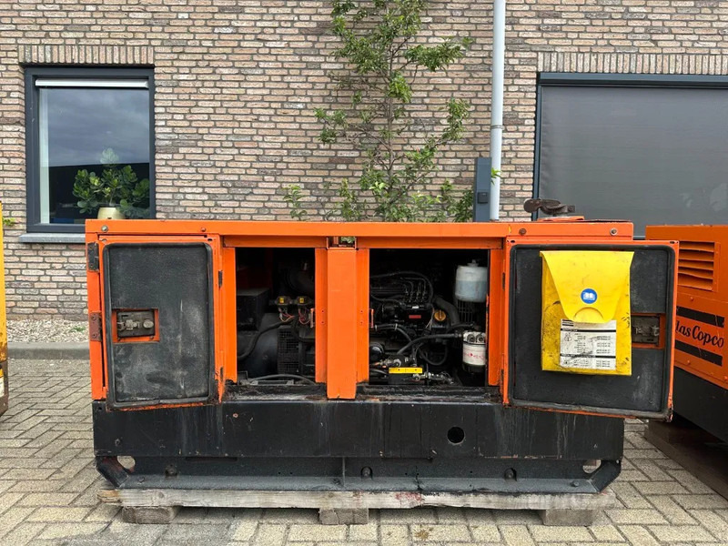 Atlas-Copco QAS 18 Yanmar Mecc Alte Spa 18 kVA Silent generatorset - Set generatora: slika 3 Atlas-Copco QAS 18 Yanmar Mecc Alte Spa 18 kVA Silent generatorset - Set generatora: slika 3