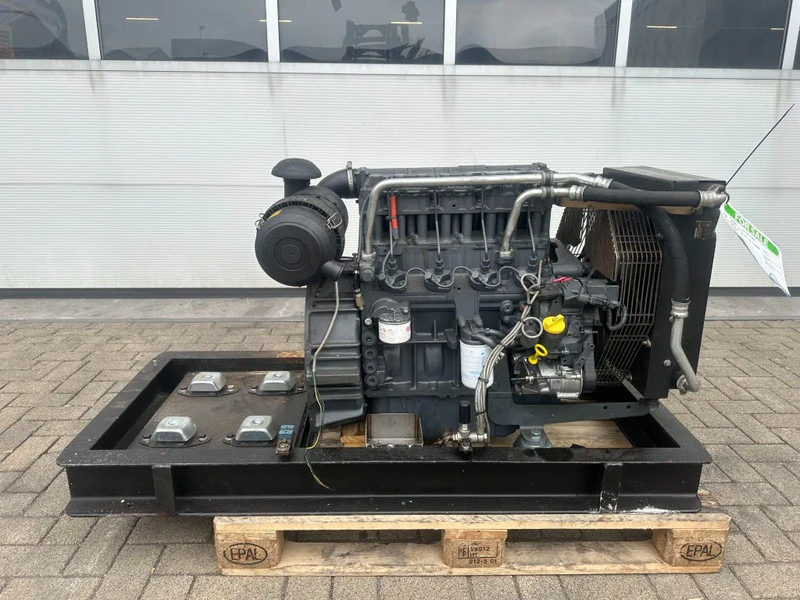 Deutz F4M 2011 Diesel motor 30 kW 39 PK bij 1500 rpm as New ! - Motor za Oprema za rukovanje materijalima: slika 1 Deutz F4M 2011 Diesel motor 30 kW 39 PK bij 1500 rpm as New ! - Motor za Oprema za rukovanje materijalima: slika 1
