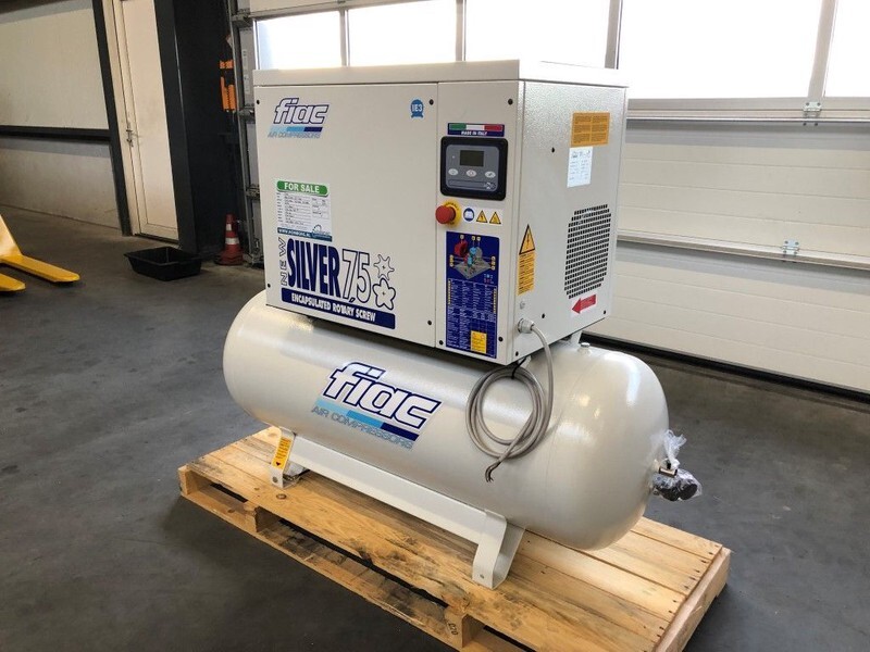 Fiac New Silver 7.5 / 300 Silent 5.5 kW 720 L / min 10 Bar Elektrische schroefcompressor met ketel - Kompresor za vazduh: slika 4 Fiac New Silver 7.5 / 300 Silent 5.5 kW 720 L / min 10 Bar Elektrische schroefcompressor met ketel - Kompresor za vazduh: slika 4