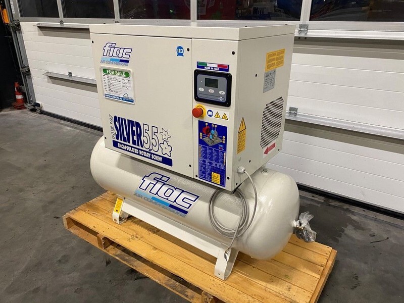 Fiac NewSilver 5.5 / 200 Silent 4 kW 450 L / min 10 Bar Elektrische Schroefcompressor met ketel - Kompresor za vazduh: slika 5 Fiac NewSilver 5.5 / 200 Silent 4 kW 450 L / min 10 Bar Elektrische Schroefcompressor met ketel - Kompresor za vazduh: slika 5