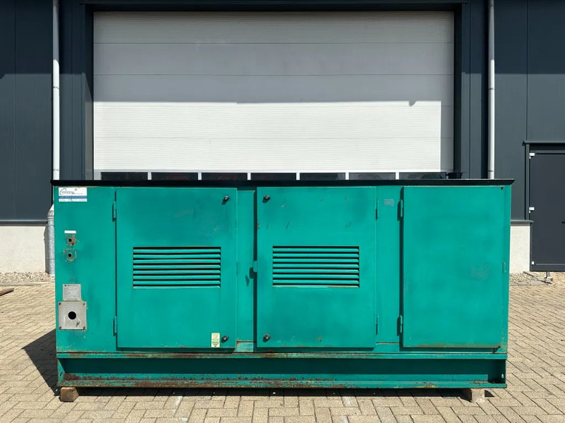 Iveco 7450 I 5.05 Petbow 50 kVA Silent noodstroom generatorset met automatische netovername ATS - Set generatora: slika 1 Iveco 7450 I 5.05 Petbow 50 kVA Silent noodstroom generatorset met automatische netovername ATS - Set generatora: slika 1