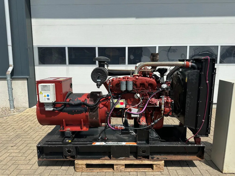 Iveco 8061 Marelli 150 kVA noodstroom generatorset ATS automatische netovername - Set generatora: slika 5 Iveco 8061 Marelli 150 kVA noodstroom generatorset ATS automatische netovername - Set generatora: slika 5