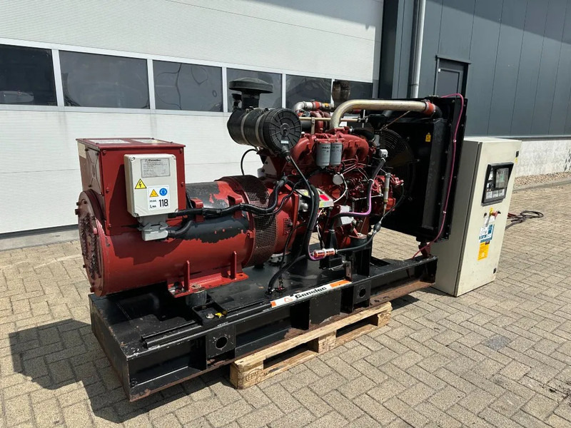 Iveco 8061 Marelli 150 kVA noodstroom generatorset ATS automatische netovername - Set generatora: slika 2 Iveco 8061 Marelli 150 kVA noodstroom generatorset ATS automatische netovername - Set generatora: slika 2