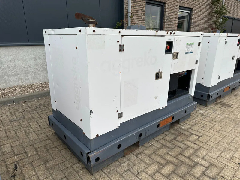 Iveco FPT F32 AM1A Leroy Somer 32 KVA Silent generatorset 660 hours ! - Set generatora: slika 4 Iveco FPT F32 AM1A Leroy Somer 32 KVA Silent generatorset 660 hours ! - Set generatora: slika 4