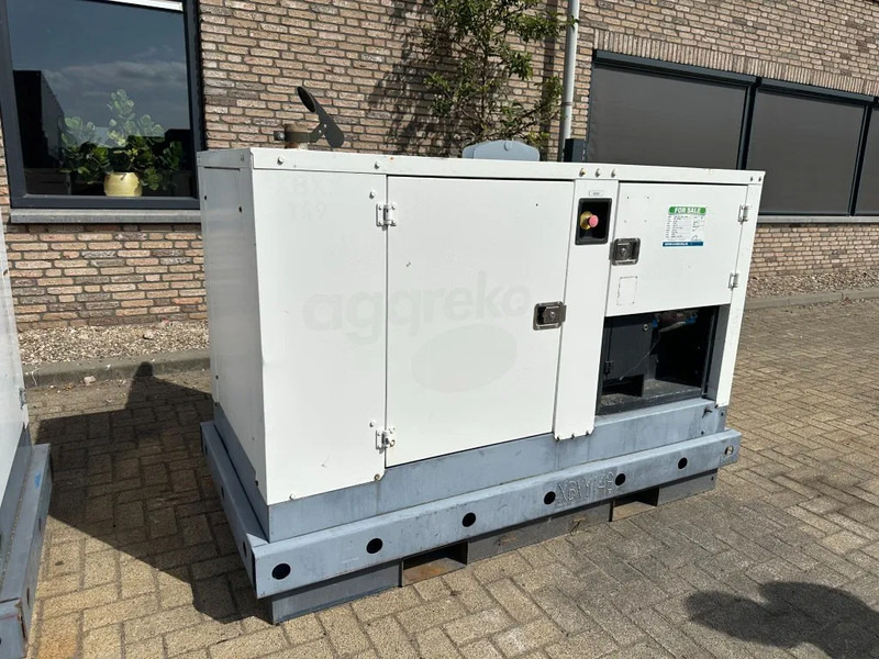 Iveco FPT F32 AM1A Leroy Somer 32 kVA Silent generatorset 239 hours ! - Set generatora: slika 4 Iveco FPT F32 AM1A Leroy Somer 32 kVA Silent generatorset 239 hours ! - Set generatora: slika 4