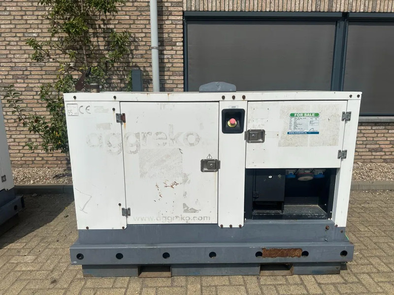 Iveco FPT F32 AM1A Leroy Somer 32 kVA Silent generatorset 251 hours ! - Set generatora: slika 1 Iveco FPT F32 AM1A Leroy Somer 32 kVA Silent generatorset 251 hours ! - Set generatora: slika 1