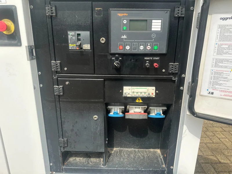 Iveco FPT F32 AM1A Leroy Somer 32 kVA Silent generatorset 297 hours ! - Set generatora: slika 3 Iveco FPT F32 AM1A Leroy Somer 32 kVA Silent generatorset 297 hours ! - Set generatora: slika 3