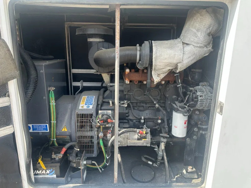 Iveco FPT NEF45 SM1A.A004 Stamford 60 kVA Silent Rental generatorset - Set generatora: slika 3 Iveco FPT NEF45 SM1A.A004 Stamford 60 kVA Silent Rental generatorset - Set generatora: slika 3