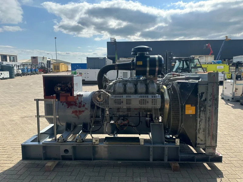 Set generatora Iveco GE 8281 SRI27 00A71 Mecc Alte Spa 450 kVA generatorset ex Emergency 160 hours: slika 7 Set generatora Iveco GE 8281 SRI27 00A71 Mecc Alte Spa 450 kVA generatorset ex Emergency 160 hours: slika 7