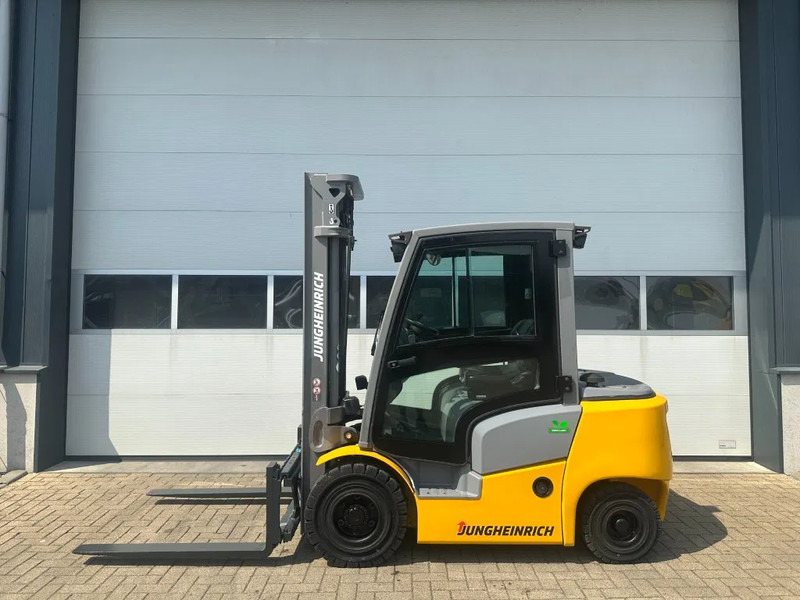 Jungheinrich DFG 425 Triplex Freelift Sideshift 2.5 ton Diesel Heftruck as New ! 675 hours ! - Dizel viljuškar: slika 1 Jungheinrich DFG 425 Triplex Freelift Sideshift 2.5 ton Diesel Heftruck as New ! 675 hours ! - Dizel viljuškar: slika 1