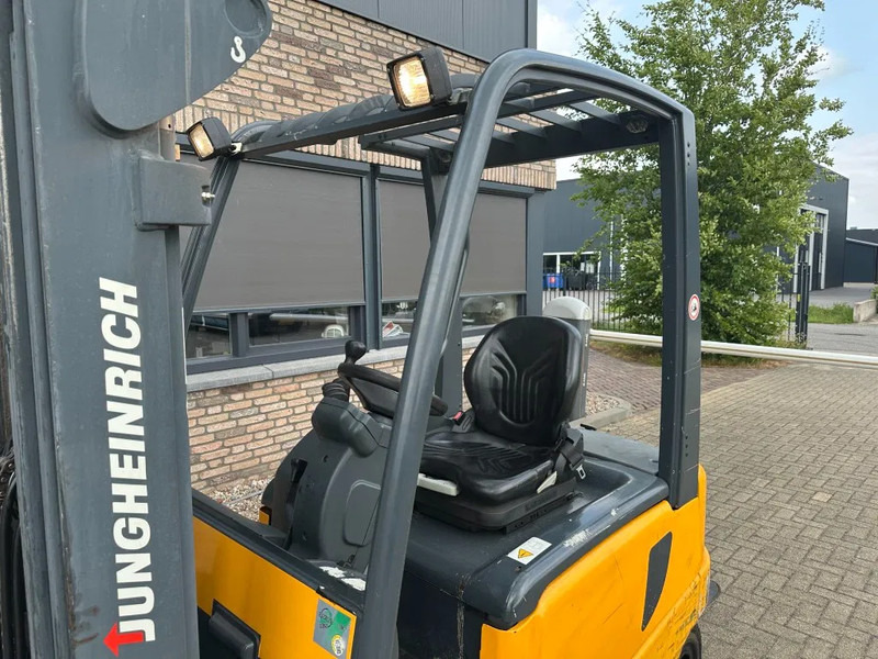Jungheinrich EFG 425 k-470DZ/SP 2.5 ton Triplex Freelift Sideshift Elektra Heftruck Accu 2016 - Električni viljuškar: slika 5 Jungheinrich EFG 425 k-470DZ/SP 2.5 ton Triplex Freelift Sideshift Elektra Heftruck Accu 2016 - Električni viljuškar: slika 5