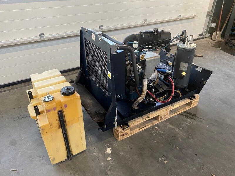 Kubota D1105 Sullair 15.5 kW 7 bar diesel schroefcompressor - Kompresor za vazduh: slika 2 Kubota D1105 Sullair 15.5 kW 7 bar diesel schroefcompressor - Kompresor za vazduh: slika 2