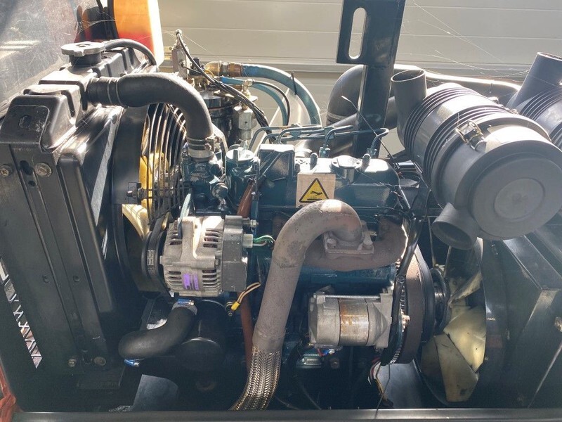 Kubota D1105 Sullair 15.5 kW 7 bar diesel schroefcompressor met nakoeler - Kompresor za vazduh: slika 4 Kubota D1105 Sullair 15.5 kW 7 bar diesel schroefcompressor met nakoeler - Kompresor za vazduh: slika 4